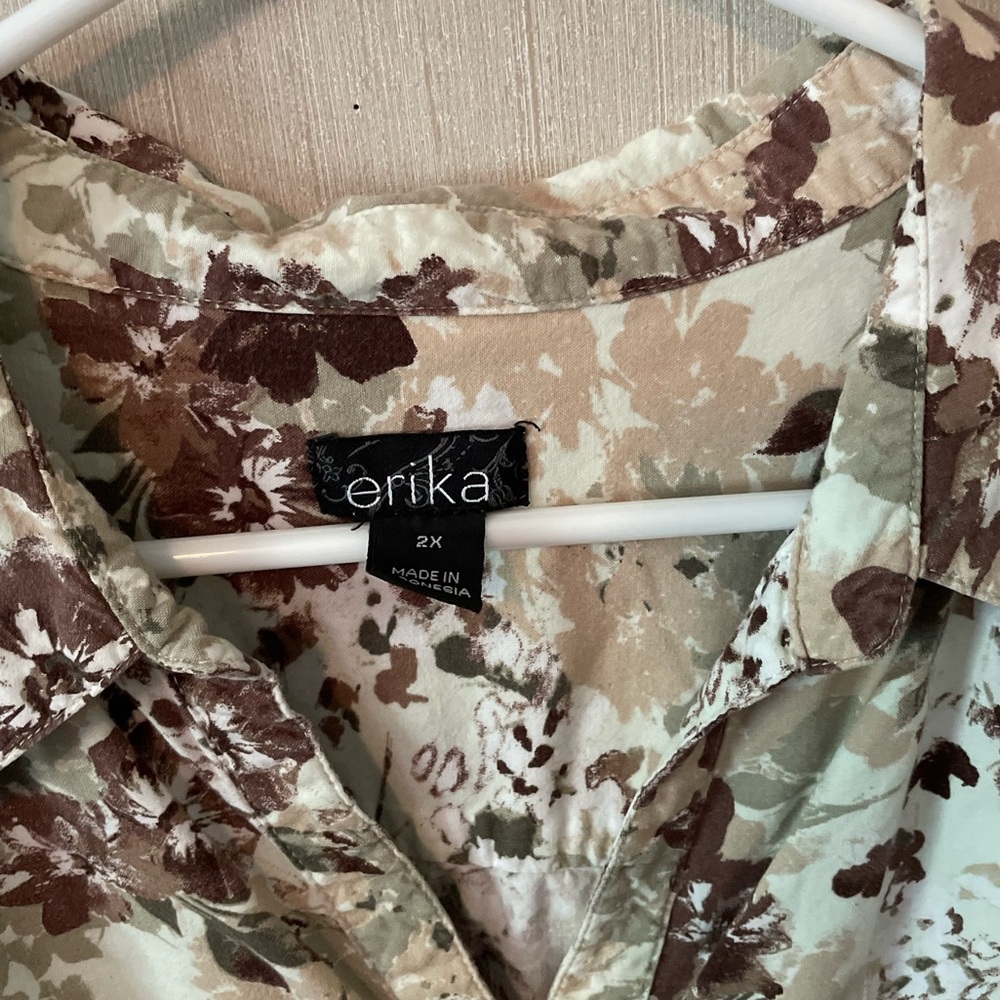 erika Women’s Floral Short Sleeve Shirt - Picture 3 of 6